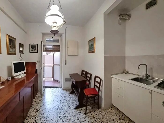 Appartamento quadrilocale in vendita in degli Avvalorati, Livorno