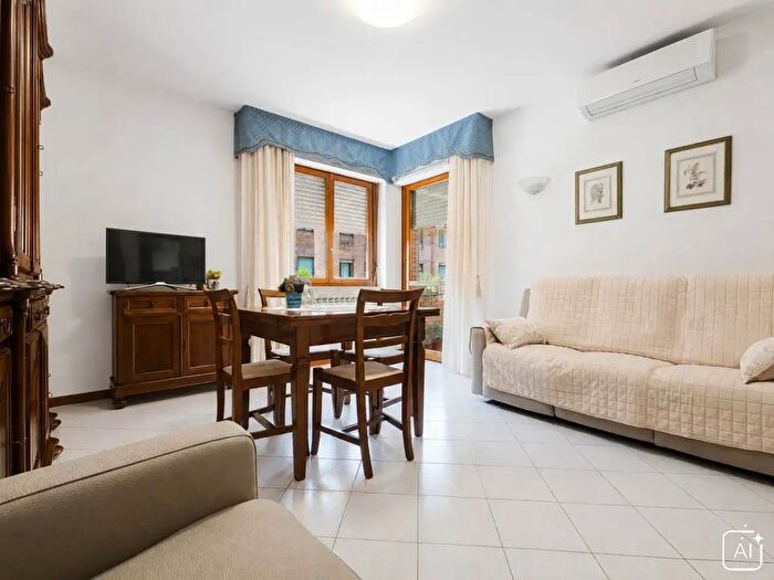 Appartamento con 5 locali in vendita in Siena