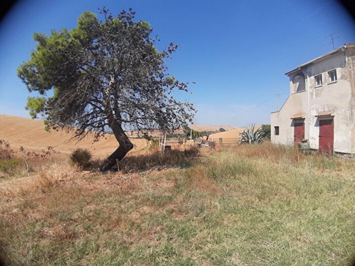 Casa con 6 locali in vendita in Loc Farnesiana Tarq, Tarquinia