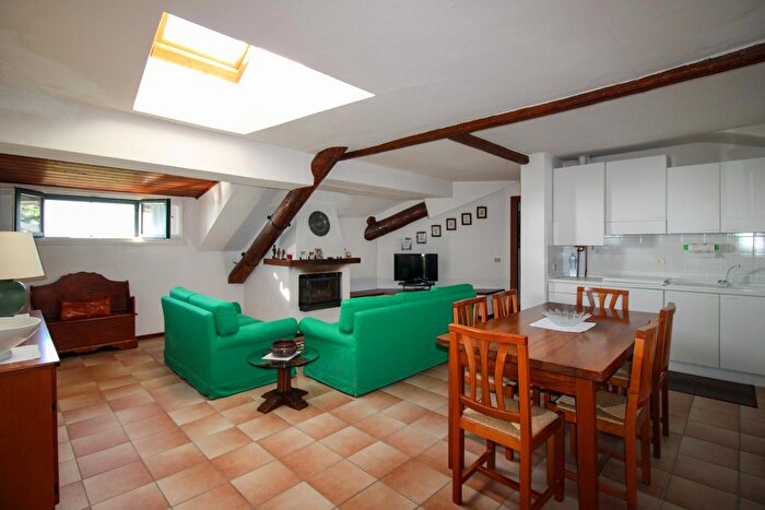 Casa quadrilocale in vendita in Località Caslé, Alta Valle Intelvi