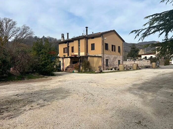 Casa con 5 locali in vendita in Pian della PievePonte Grande, Assisi