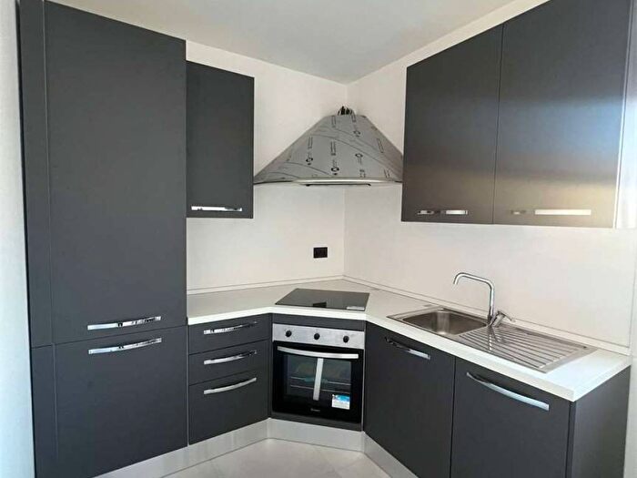 Appartamento trilocale in affitto in Via Vescovada, Centro, Vignola