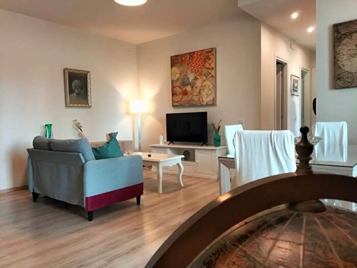 Appartamento con 7 locali in vendita in Viareggio