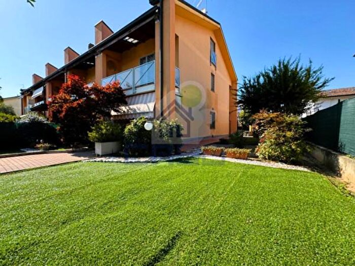 Casa trilocale in vendita in Via Caravaggio, Somaglia