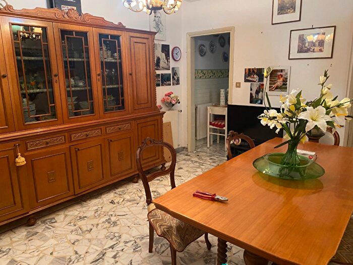 Appartamento con 6 locali in vendita in Viareggio