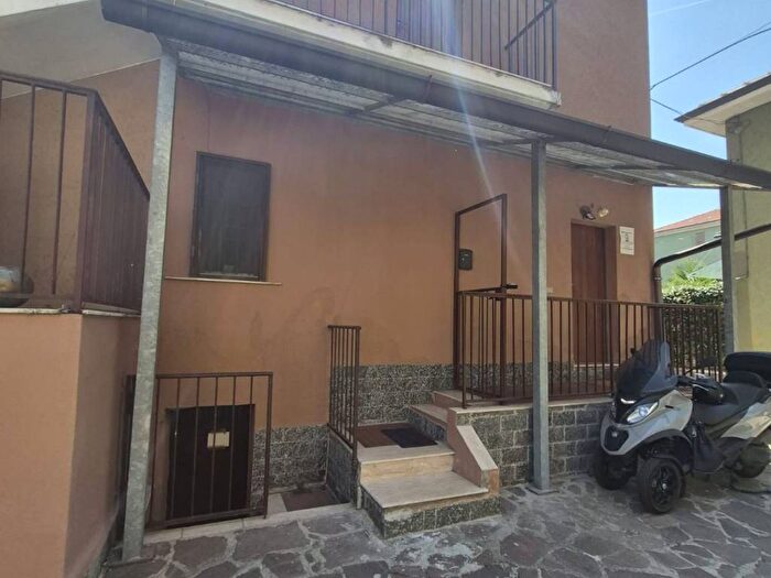 Appartamento bilocale in affitto in Via Novembre, Corsico