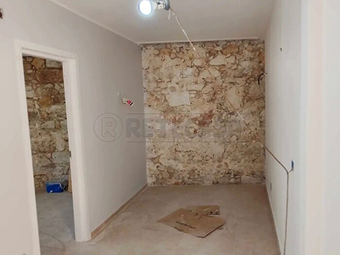 Appartamento quadrilocale in vendita in Via Bacchilide, Siracusa