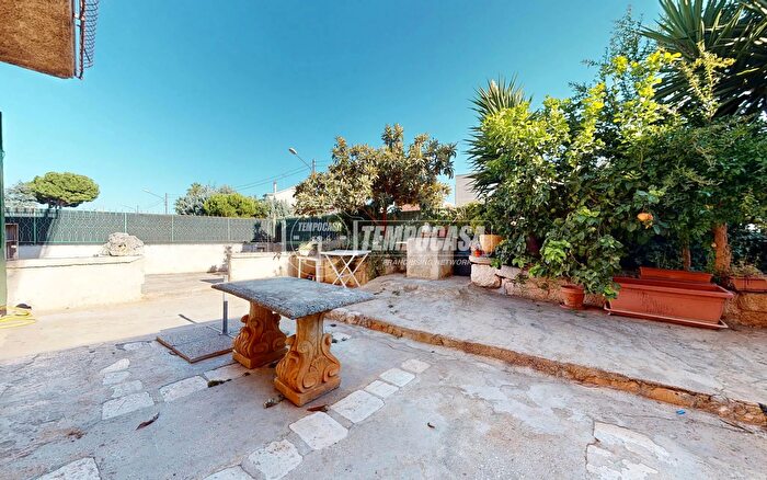 Casa quadrilocale in vendita in Via Casamassima, Conversano