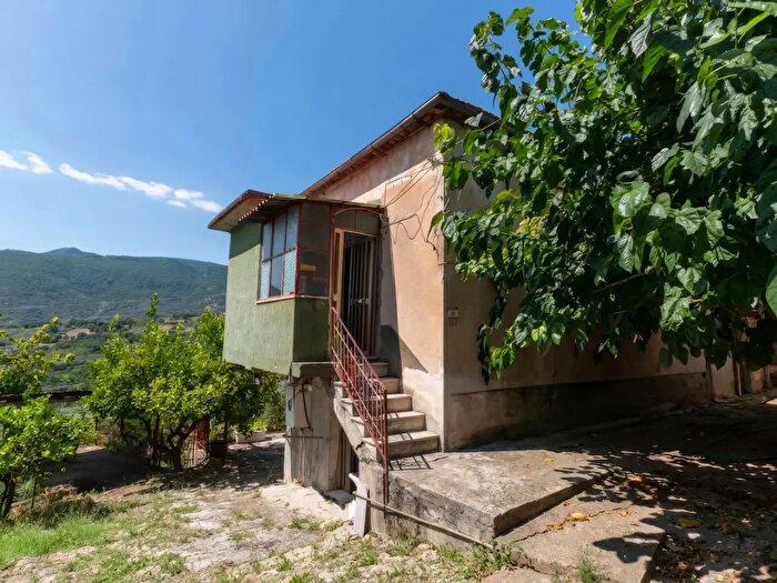 Casa quadrilocale in vendita in Via Carretiello, Roccadaspide