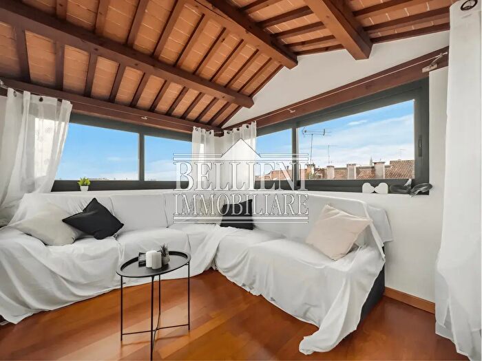 Appartamento quadrilocale in vendita in Contra Lodi, Vicenza