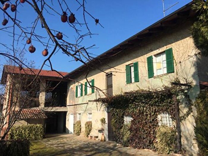 Casa con 6 locali in vendita in Regione Madonna, Monastero Bormida