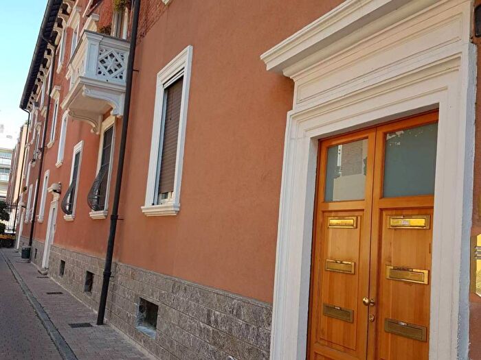 Appartamento trilocale in affitto in Piazzale Siena, Milano