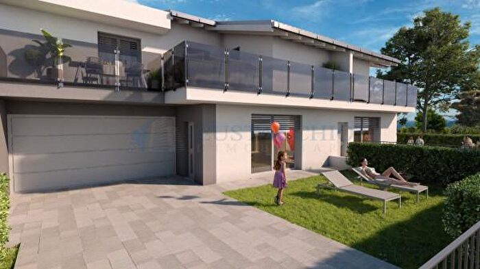 Casa con 5 locali in vendita in Via Carlo Mendes, Ciserano