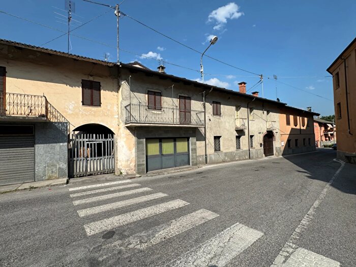 Appartamento trilocale in vendita in Via Nazionale, Paesana