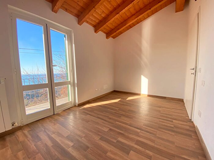 Casa con 7 locali in vendita in Cogorno