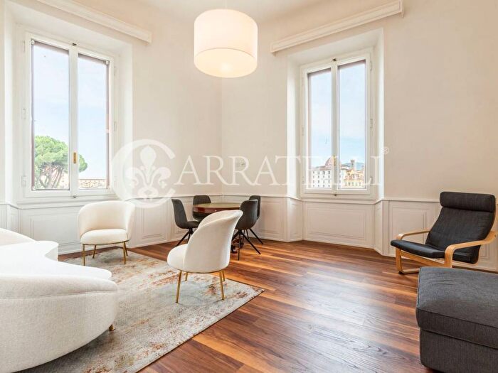 Appartamento con 6 locali in affitto in Lungarno Serristori, San Niccolò, Firenze