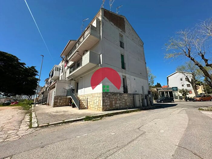 Appartamento trilocale in vendita in Via Gioberti, Matera