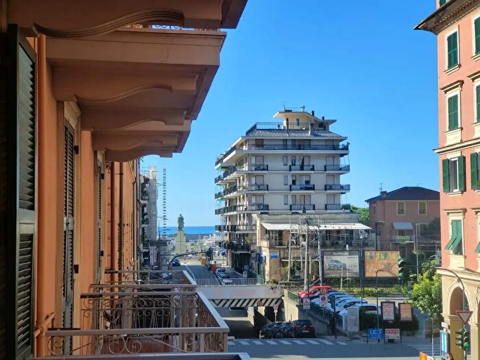 Appartamento con 6 locali in vendita in Chiavari