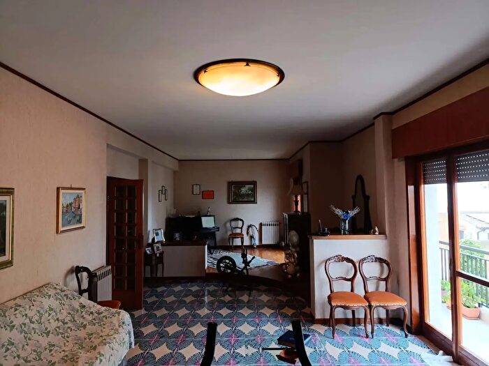 Appartamento con 6 locali in vendita in Mazara Del Vallo