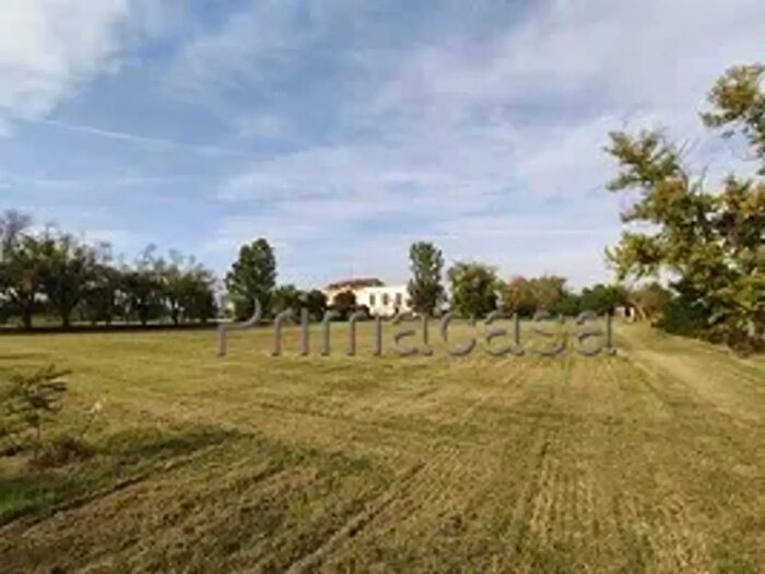 Casa con 6 locali in vendita in Fabbrico