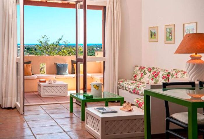 Appartamento quadrilocale in vendita in Località Is Molas, Pula