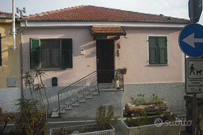 Casa con 5 locali in vendita in Testico