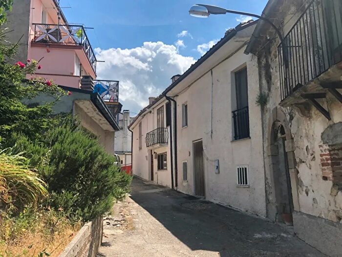 Casa con 8 locali in vendita in Via della Coste, Torricella Peligna