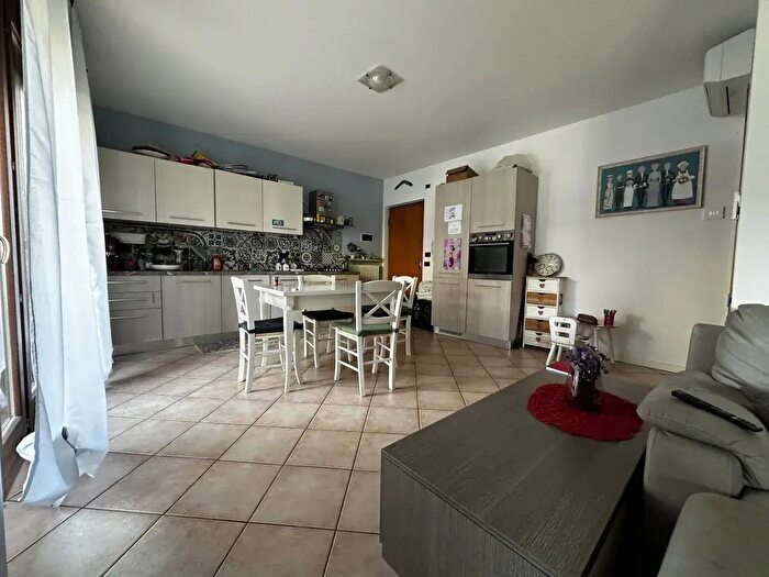 Casa con 5 locali in vendita in Via Anna Frank, Mozzecane