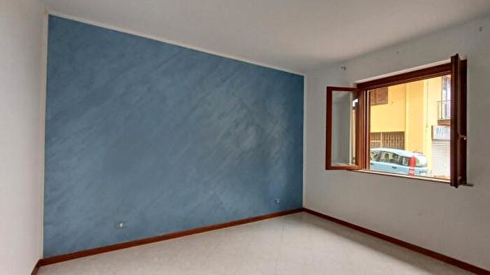 Appartamento trilocale in vendita in Via Pugliatti, Capri Leone