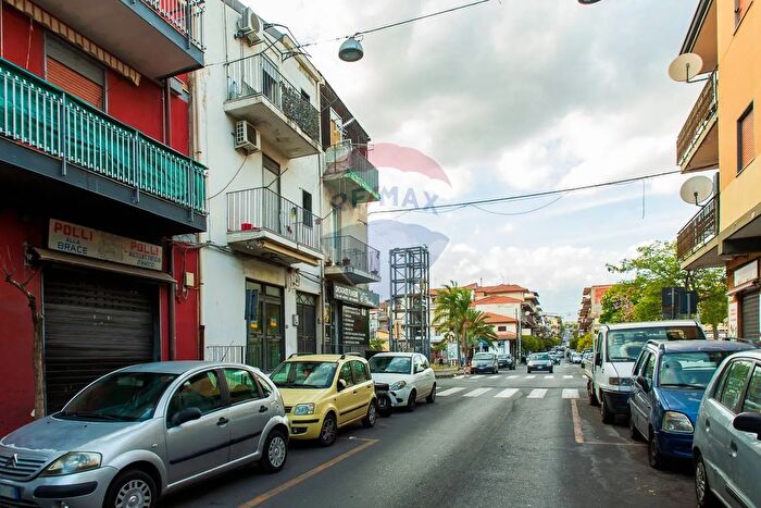 Casa con 6 locali in vendita in Via Lenin, Misterbianco