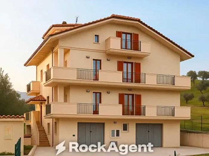 Casa con 6 locali in vendita in Via Archimede, Sant'Egidio Alla Vibrata