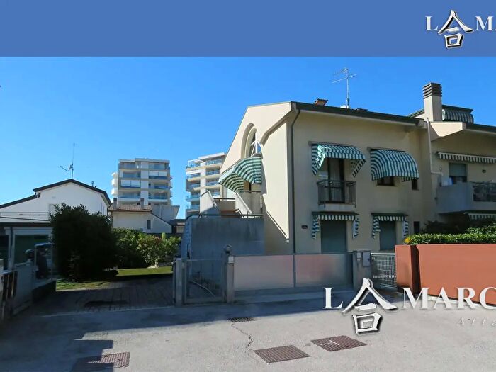 Appartamento con 5 locali in affitto in Jesolo
