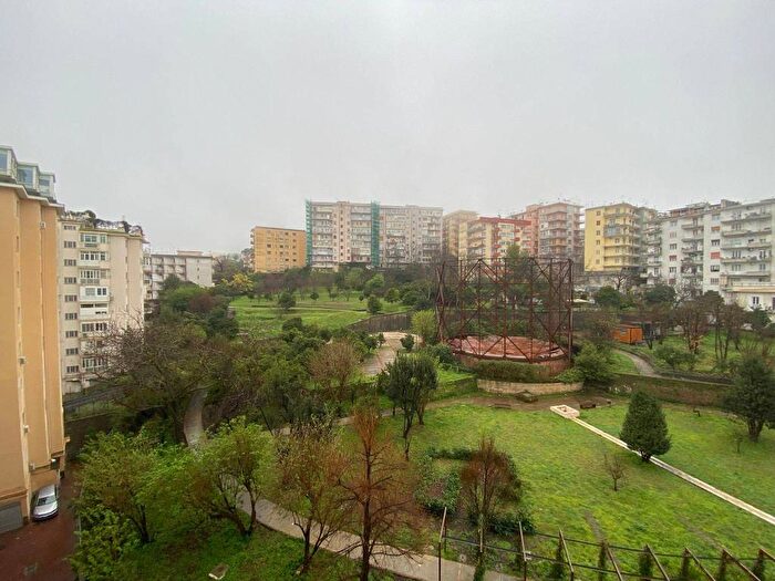 Appartamento quadrilocale in affitto in Viale Raffaello, Vomero, Napoli