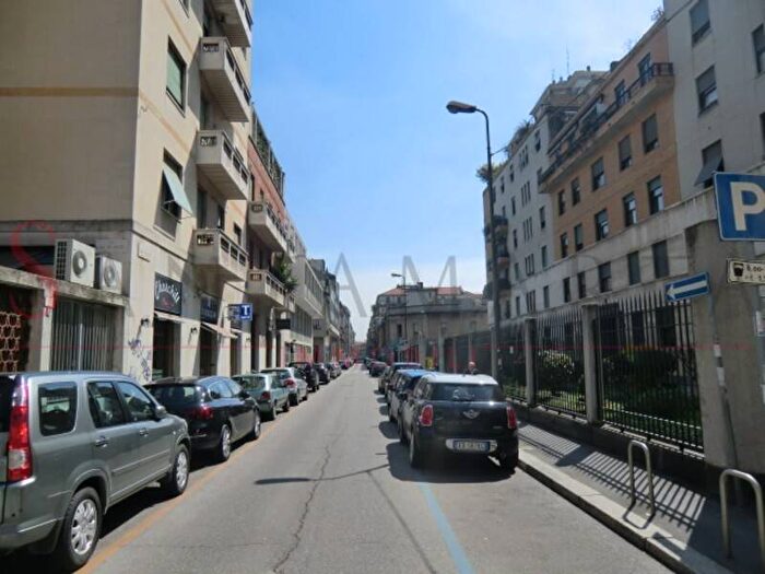 Appartamento quadrilocale in affitto in Via Panfilo Castaldi, Repubblica, Milano