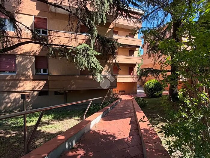 Appartamento trilocale in vendita in Via Silvio Pellico, Parma