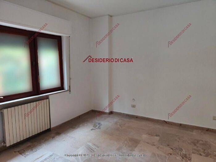 Appartamento con 5 locali in vendita in Via Mario Rapisardi Palermo Pa Italia, Palermo
