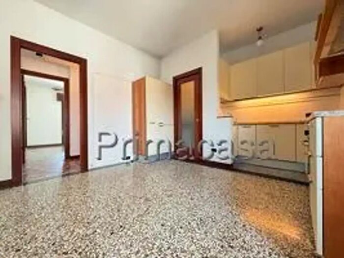 Appartamento con 5 locali in vendita in Via Carlo Stuparich, Venezia