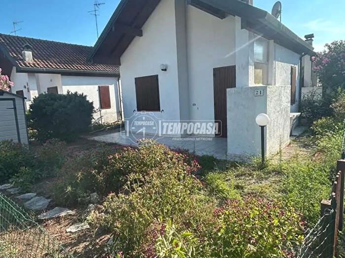 Appartamento trilocale in vendita in Via delle Anatre Lido di Volano, Comacchio