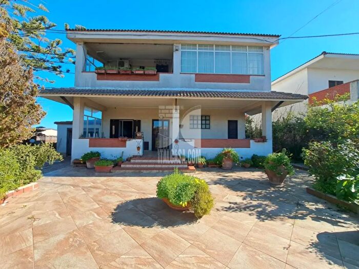 Casa con 5 locali in vendita in Via dei Gelsomini, Crotone