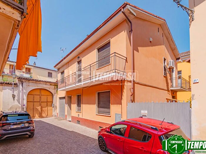 Casa con 7 locali in vendita in Via Padre Michele da Carbonara, Tortona