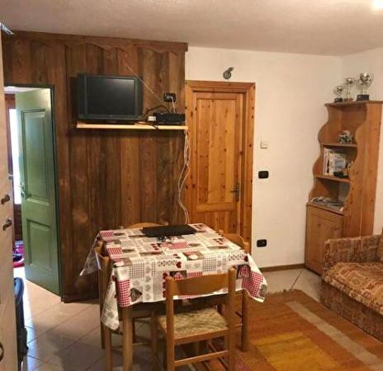 Appartamento trilocale in vendita in Via Marcello Collomb, La Thuile