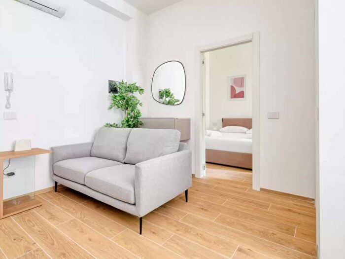 Appartamento bilocale in affitto in Via Savona, Solari, Milano