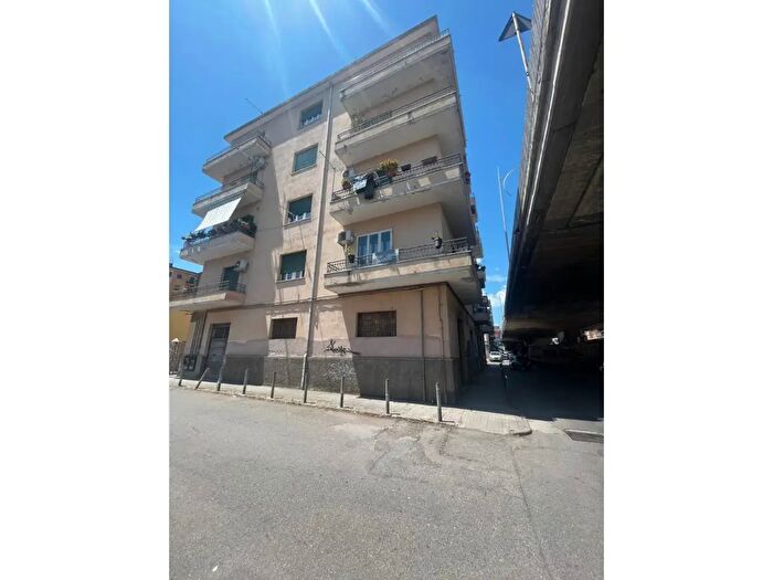 Appartamento trilocale in vendita in Via Padre Giglio, Cosenza