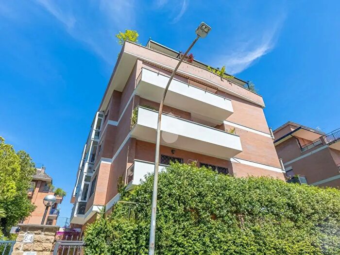 Appartamento con 5 locali in vendita in Via Dino Frescobaldi, Roma