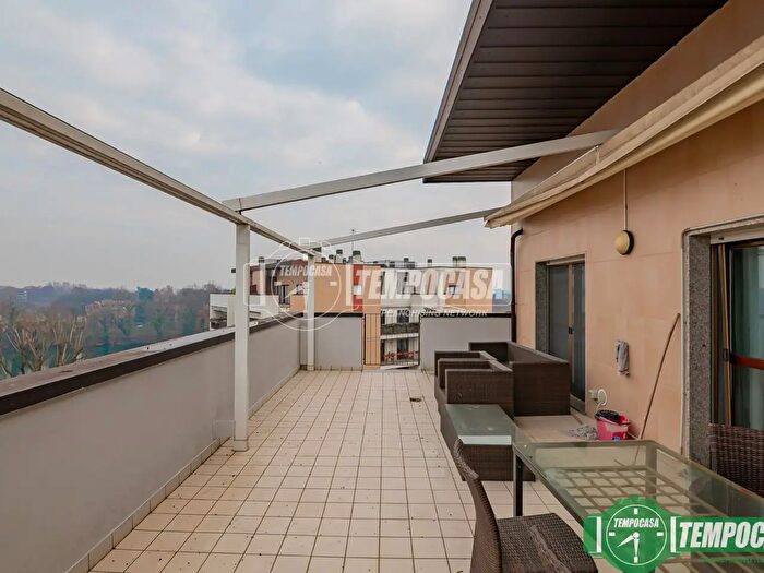 Appartamento trilocale in vendita in Via Europa, San Donato Milanese