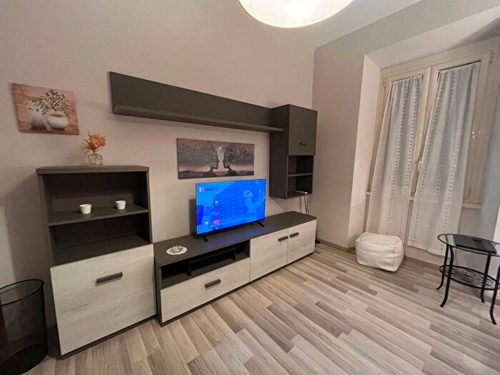 Appartamento trilocale in affitto in Via La Spezia, San Giovanni, Roma