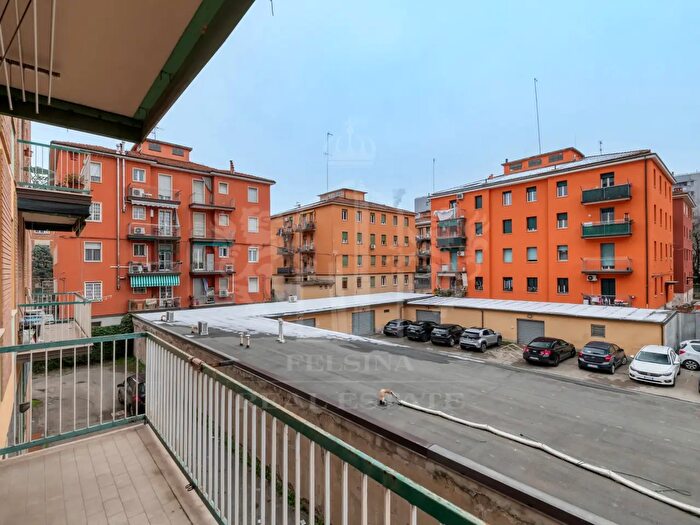 Appartamento quadrilocale in vendita in Via Emilio Zago, Bologna
