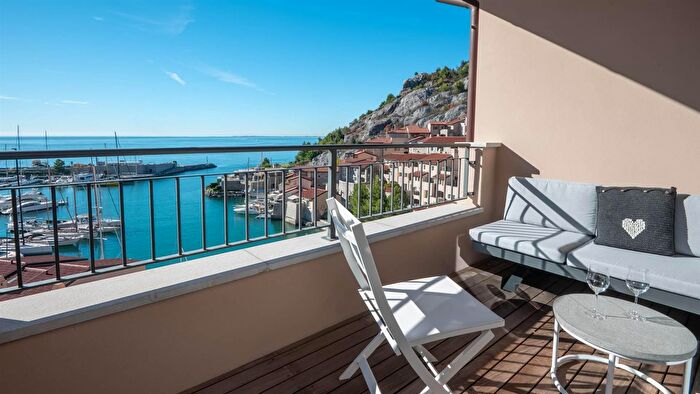 Appartamento trilocale in vendita in Duino Aurisina