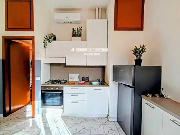 Appartamento bilocale in affitto in Via Pietro Maroncelli, Milano