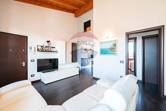 Appartamento trilocale in vendita in Via Manfrassina, Viadana